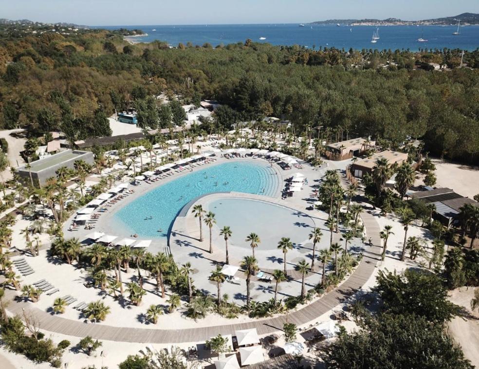 Holiday Prairies Mobile Home Grimaud Bagian luar foto